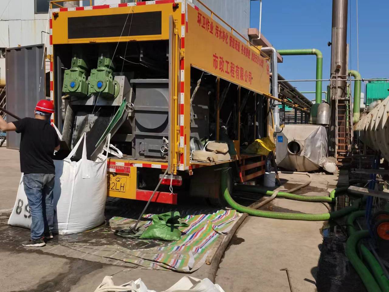 陆河淤泥压干处理